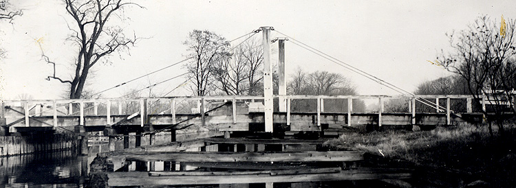 Kingpost Swing Bridge at Bakers Basin; c. 1941 Kingpost Swing Bridge at Bakers Basin; c. 1941